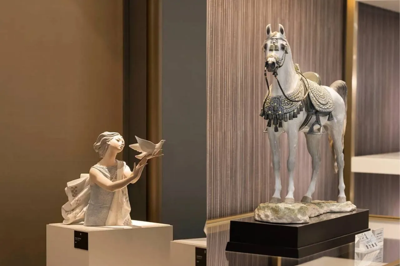 Lladro Museum figurine